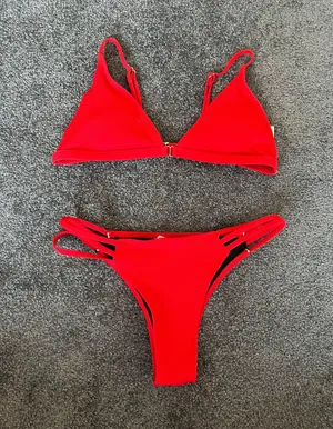 Amazon Strappy Red Bikini Set thumbnail 1