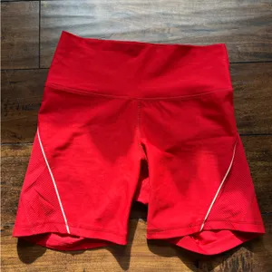 Old Navy active bike shorts thumbnail 1