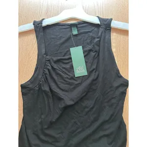 New Women’s Wild Fable Tank Top Lightweight Stretchy Black size Medium thumbnail 4