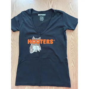 b20 New Women's Hooters Girl Uniform Vintage V-neck T-shirt Cotton Black Small thumbnail 3
