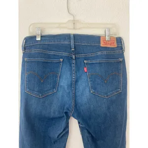 Levi's Women's 710 Super Skinny Modern Minimalist Clean Girl Blue Denim Jeans 30 thumbnail 6