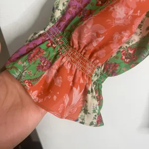 Gibson Latimer Floral Patchwork Boho Blouse XL Long Sleeve Smocked‎ Neck Artsy thumbnail 7