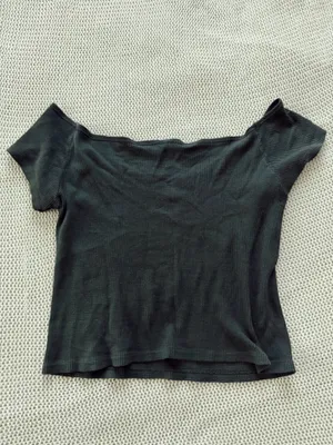 Brandy Melville Top Crop thumbnail 2