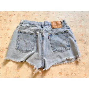 Vintage Levis 550 Cut Off Denim Shorts Light Wash High Waisted Frayed Hem L thumbnail 2