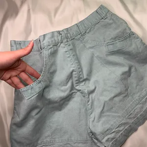 Levi’s High Waisted Mom Shorts thumbnail 3