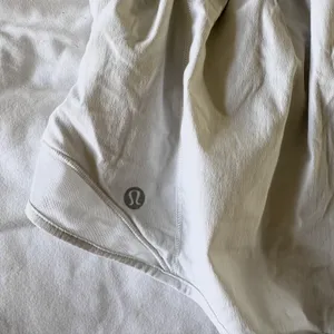 Lululemon hotty hot shorts 2.5” thumbnail 3