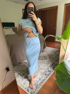 Old Navy Ribbed Midi Skirt thumbnail 4