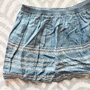 ABERCROMBIE & FITCH Chambray Soft Denim Embroidered Short Mini Skirt Medium NWT thumbnail 6