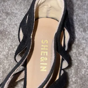 Shein faux suede kitten heels black size 7 thumbnail 3