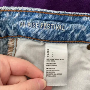American Eagle women’s light wash blue denim‎ ripped hi-rise festival shorts 4 thumbnail 7
