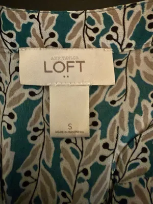 Ann Taylor LOFT Women's Teal Leaf Print Long Sleeve Blouse‎ size S thumbnail 2