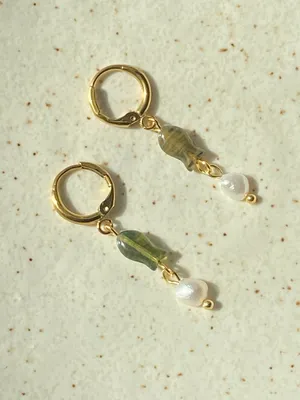 Handmade quality Czech glass beads fish & pearls unique dangle earrings⭐️🐟💕 thumbnail 3