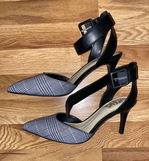 Heels  thumbnail 1