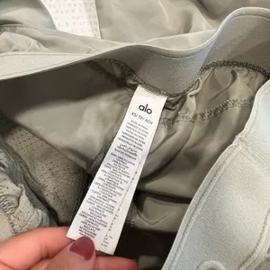 Alo mint green reinvention jogger XS women *flawed thumbnail 10