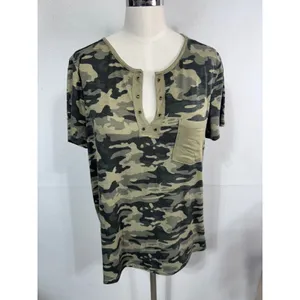 Doe & Rae Camo T-Shirt Women Medium Green Henley‎ Pocket Short Sleeve thumbnail 5