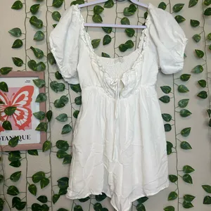 White coquette balletcore urban outfitters women’s romper with pockets size med thumbnail 4