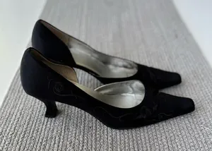 Vintage 90s Anne Klein Black Embroidered Pointed Toe D’Orsay Kitten Heels Sz 9.5 thumbnail 1