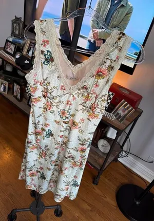 Free People floral mini dress intricate lace trim along the v-neckline velvet L thumbnail 1