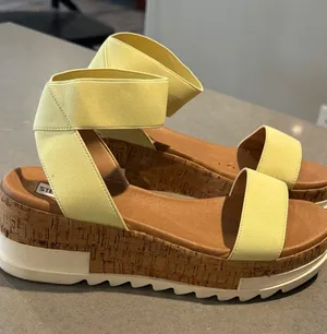 Steve Madden Elba Yellow Elastic Platform Wedge Sandals Women's 8.5M‎ thumbnail 1