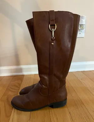Brown leather boots Size 8.5 thumbnail 1