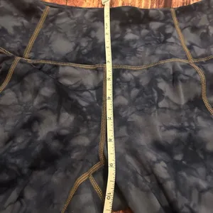 Women’s Athleta Tie Dye Navy Leggings Size Small thumbnail 3