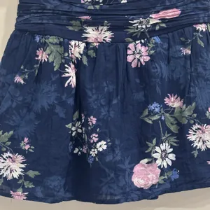 Abercrombie Kids Navy Blue Pink Floral Shirred Ruched Mini‎ Skort Girls 11/12 XS thumbnail 4