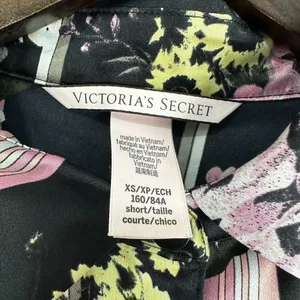 Victorias secret pajama top womens XS short‎ black floral roses satin button up thumbnail 2