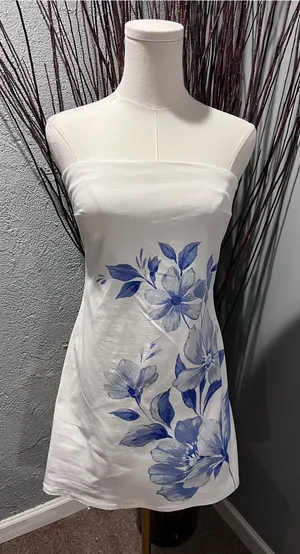 🌸Trixxi Blue And White Floral Strapless Mini Dress Size Medium🌸 thumbnail 1
