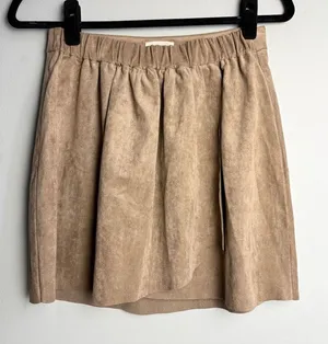 Aritzia Wilfred Free faux suede tan mini skirt Medium thumbnail 1