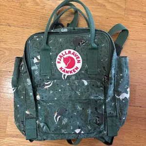 Fjällräven 🚩SOLD🚩 Kanken Art Green Fable Preppy Outdoor Fantasy Hiking Backpack thumbnail 2