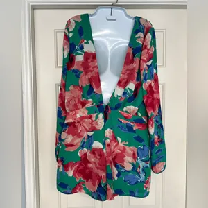 Lulus Women's Romper Green Floral Long‎ Sleeve Open Back Lined Size Large thumbnail 4