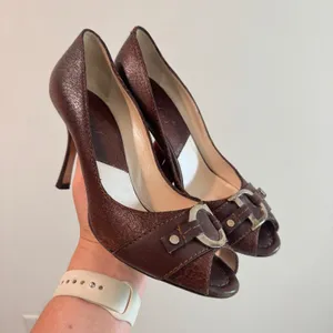 Christian‎ Dior Vintage Y2K Brown Leather CD Logo Buckle Peep Toe Pumps 37.5 thumbnail 2