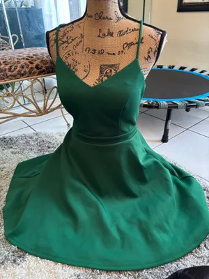 Fabulous dress size 7 💜 Green thumbnail 1