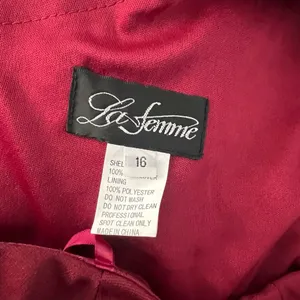 LA FEMME nwot wine burgundy colored ONE SHOULDER DRESS 28176 thumbnail 9