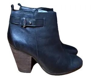 COACH Hewes Safari A6841 Black Leather Ankle Boots Block Heel Women's 6.5 thumbnail 1