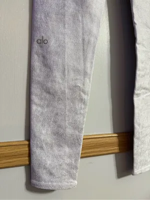 ALO Yoga White Silver High-Rise Leggings Size Small thumbnail 8