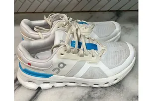 On Cloudrunner Women’s Size 7.5 White Blue Running Shoes EU 38.5 CloudTec thumbnail 11