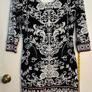 White House black market size small-black white large floral print thumbnail 7