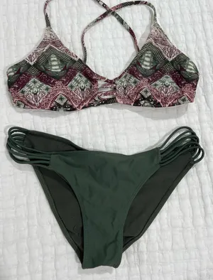 Tillys Bikini thumbnail 2