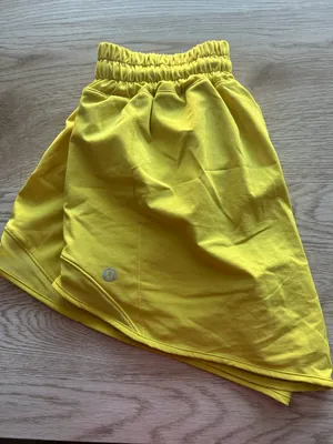 Lululemon Hotty Hot Shorts 4” thumbnail 4