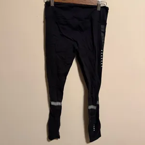 ALO YOGA Airbrush Legging in Black Chakra- Size Small thumbnail 3