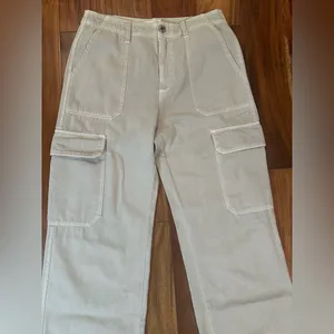 Zara Women's Beige Flat Front Cargo Pants thumbnail 5