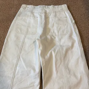 Abercrombie & Fitch White Cargo Style Pants thumbnail 7