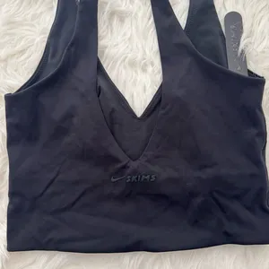 Nike Skims Matte V-Neck Longline Bra Obsidian Size XS thumbnail 8