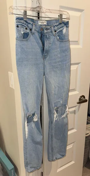 Abercrombie The 90s Straight Jeans thumbnail 1