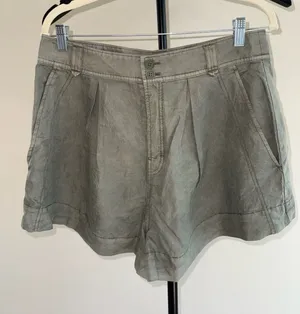 Free People Pleated High Rise Lyocell Blend Shorts Olive Green Size 14 thumbnail 1