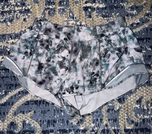 Lululemon Hotty Hot Shorts 2.5" thumbnail 1