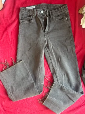 Zara Women's Straight-Leg Charcoal Jeans with Frayed Hem thumbnail 2