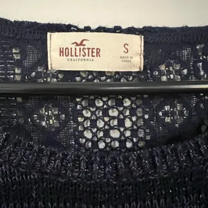 Women Hollister Navy Blue Sparkle Lace Back Sweater Size Small thumbnail 2