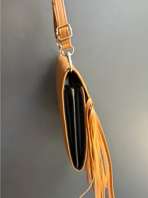 NWOT Tan Faux Leather Envelope Crossbody w/fringe tassels thumbnail 2